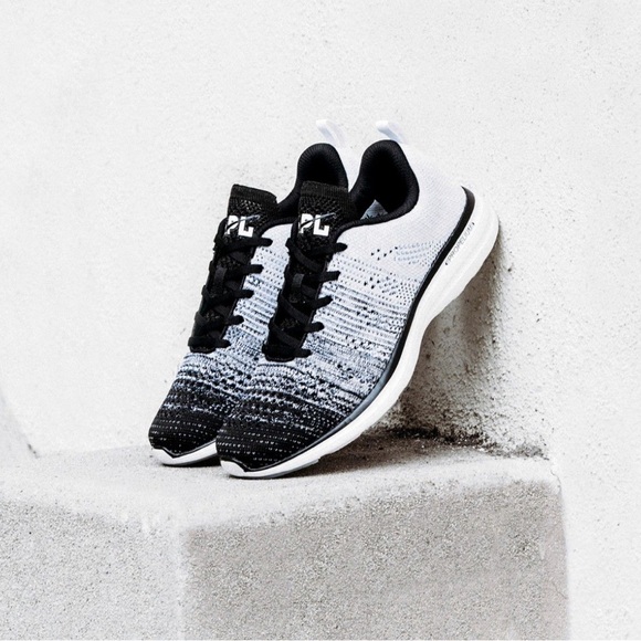 (NWT) apl Women's TechLoom Pro Black / Heather Grey size 10 - new in box - Picture 2 of 3